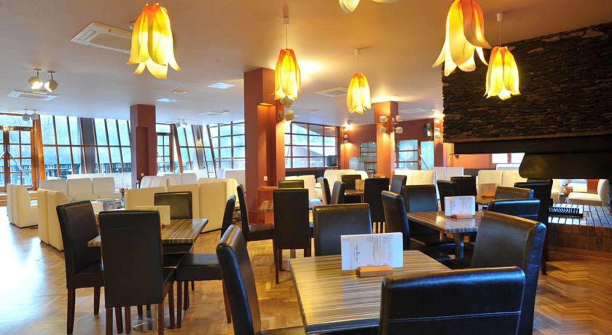 Evenia Monte Alba Hotel Cerler Ngoại thất bức ảnh